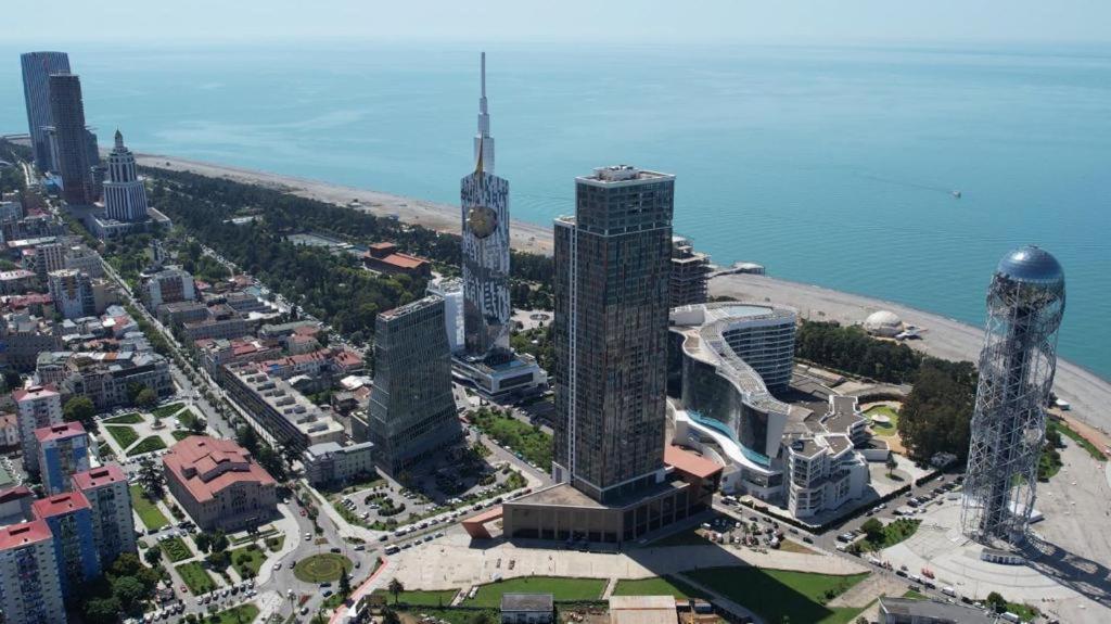 Balmaral Apart Hotel Batumi Eksteriør billede