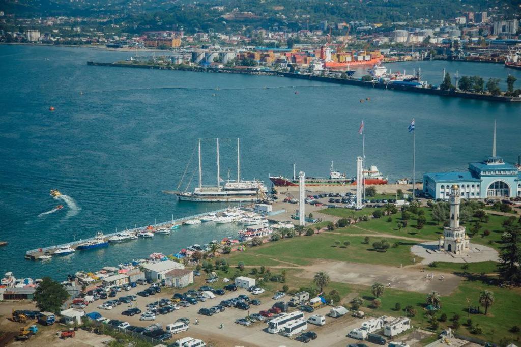 Balmaral Apart Hotel Batumi Eksteriør billede